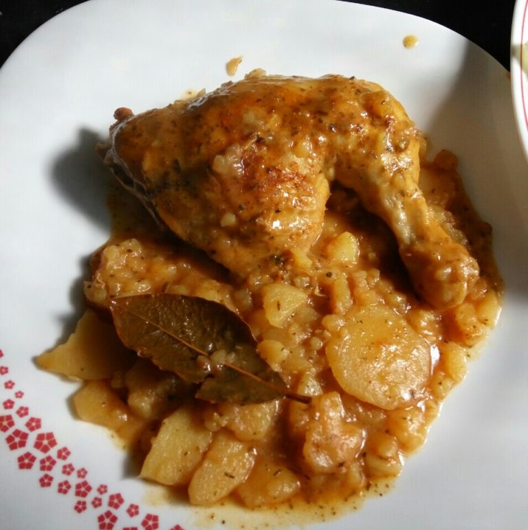 Pollo en salsa con especias