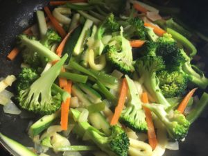 tallarines de arroz con verduras